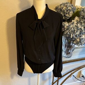 Kate Kasin long sleeve, bowtie neck, button front bodysuit in size medium